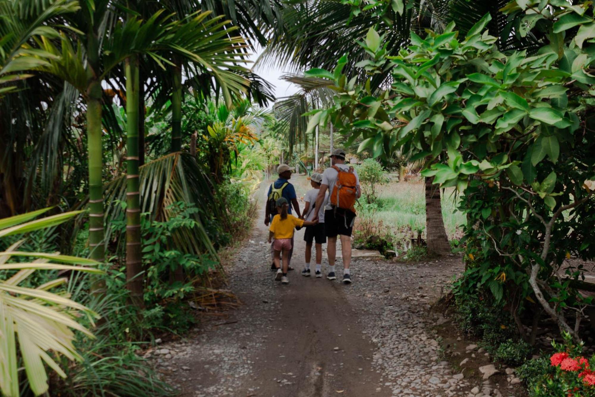 Ambow Homestay Jungle Trekking & Village Tour Bukit Lawang Exteriér fotografie