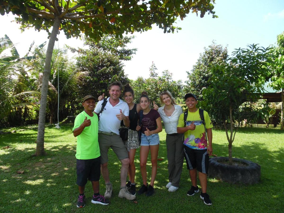 Ambow Homestay Jungle Trekking & Village Tour Bukit Lawang Exteriér fotografie