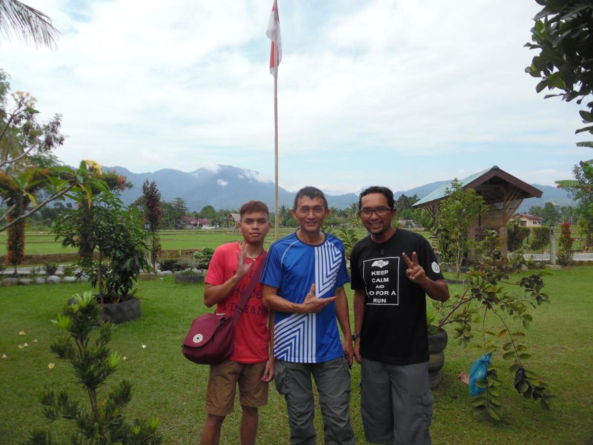 Ambow Homestay Jungle Trekking & Village Tour Bukit Lawang Exteriér fotografie