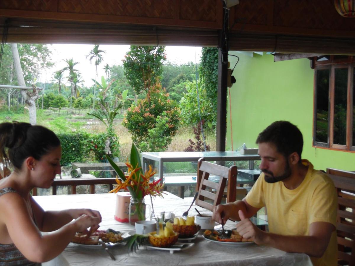 Ambow Homestay Jungle Trekking & Village Tour Bukit Lawang Exteriér fotografie